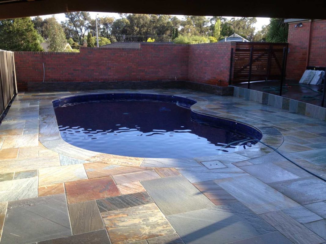 bluestone-landscape-bendigo-paving-oyster-marble-pavers-ashlar-pattern-2